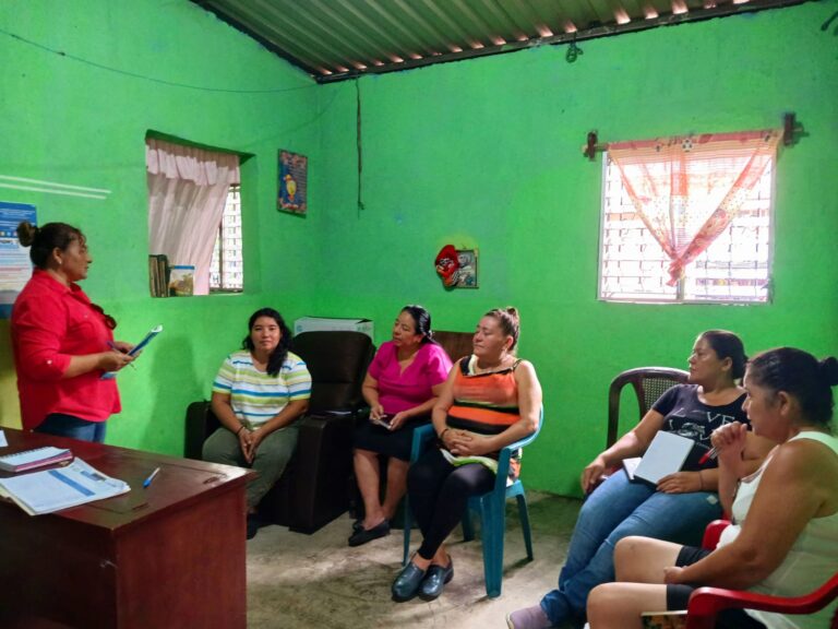 Asesoría a integrantes de COCODES de Siquinala, Escuintla