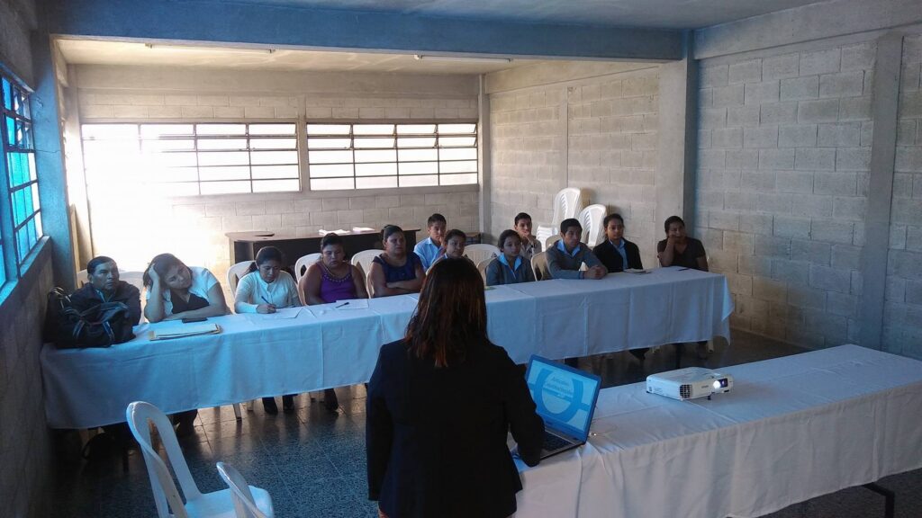 CAPACITACIÓN SOBRE LA LEY DE DESCENTRALIZACIÓN, SAN JUAN ALOTENANGO, SACATEPÉQUEZ.