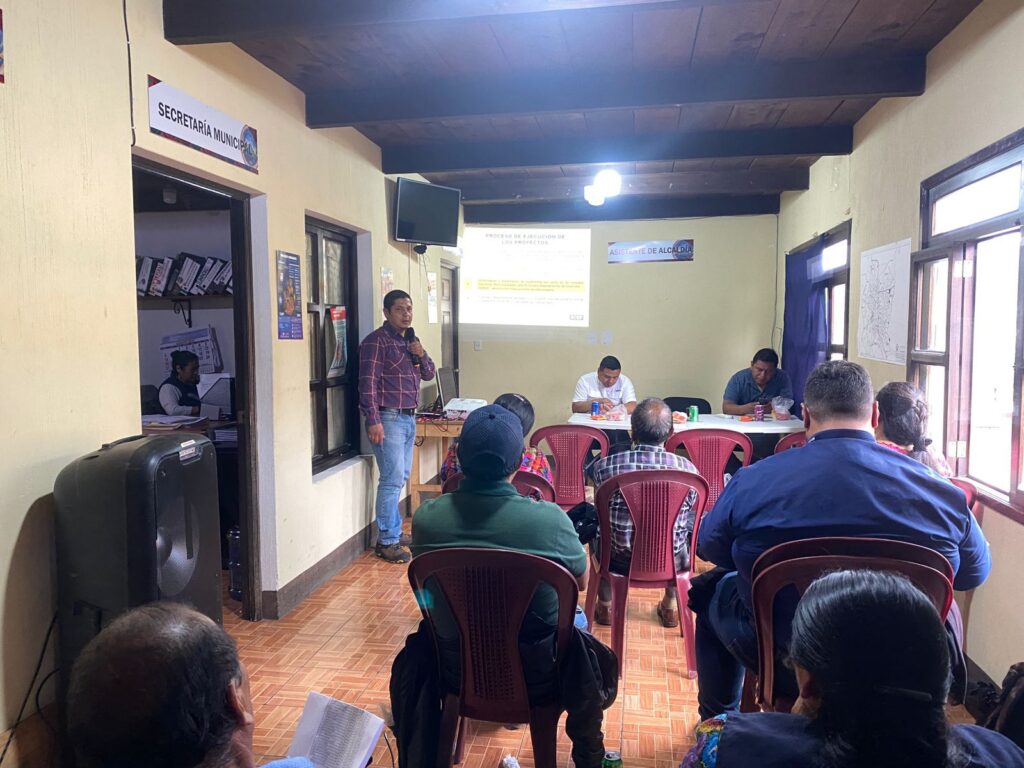 Capacitación sobre el tema Ciclo de Proyectos, a integrantes del Consejo Municipal de Desarrollo -COMUDE- del municipio de Santa María de Jesús