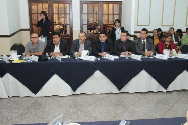 Comisión de Trabajo Descentralización y Fortalecimiento SISCODE