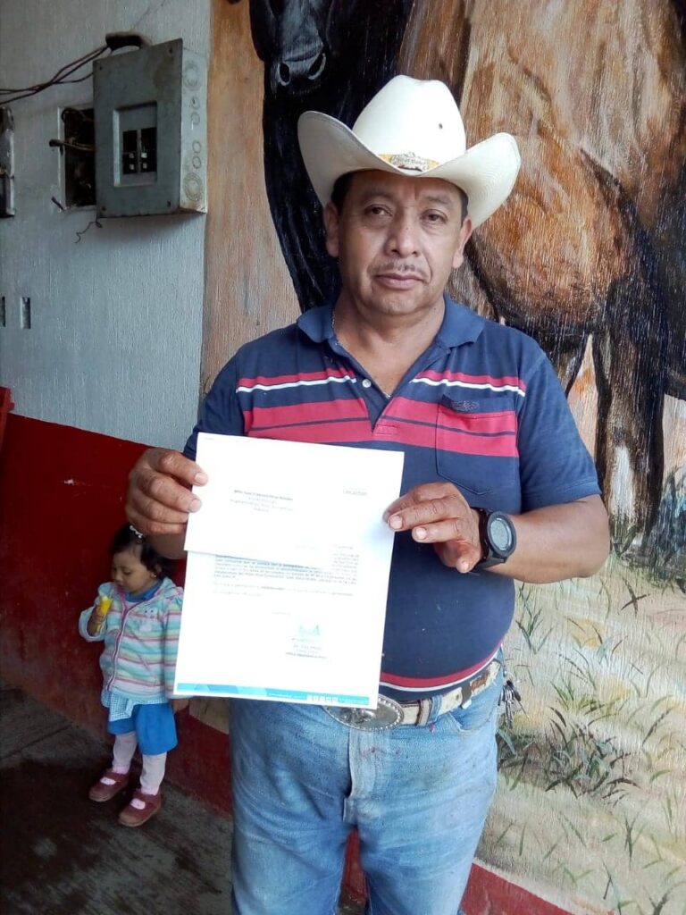 ENTREGA DE INVITACIÓN AL PRIMER CONGRESO NACIONAL DE DESCENTRALIZACIÓN