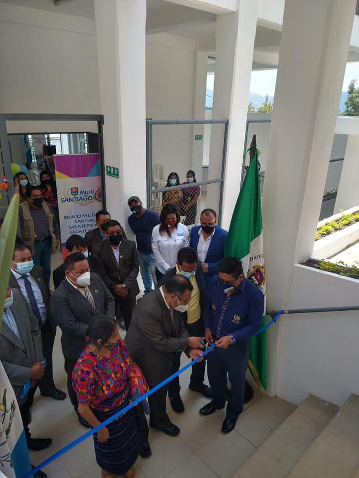 Inauguración Ampliación Escuela Primaria Aldea Chixolis del municipio de Santiago Sacatepéquez